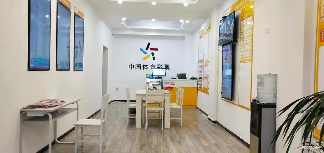 前进路40平临街精装修体彩店转让 4w