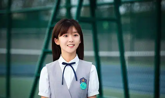 28岁的宋伊人穿校服到底有多好看