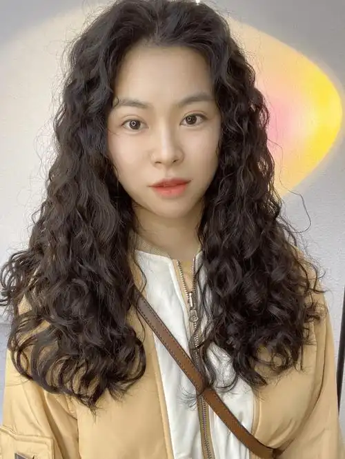 长发烫发羊毛卷