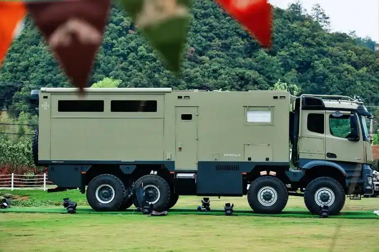 阿莫迪罗征服者t 2022梅赛德斯-奔驰arocs系列越野