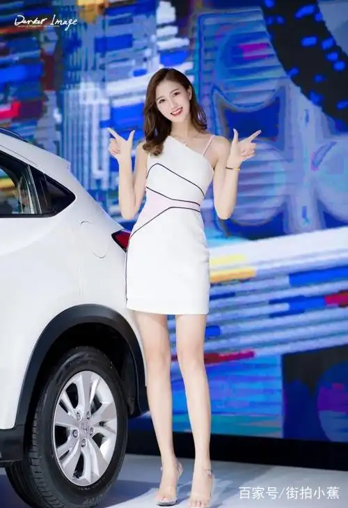 笑容最美的车模