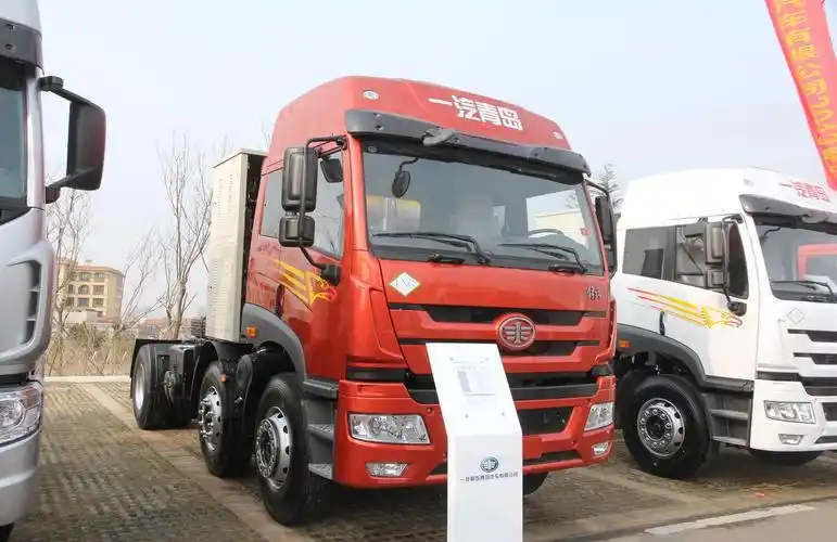 青岛解放 新悍威(j5m)重卡 336马力 6x2 1700 3000mm 天然气 lng牵引