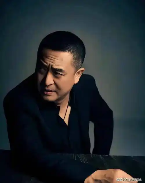 原创演员张嘉译40岁如愿当上爸爸前妻满脸的嫌弃