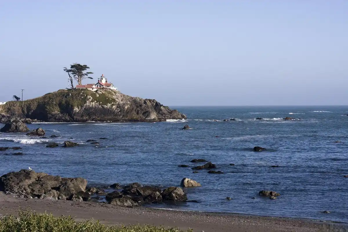 成山头风景区旅游攻略 成山头风景区位于中国山东省威海市,是山东省的