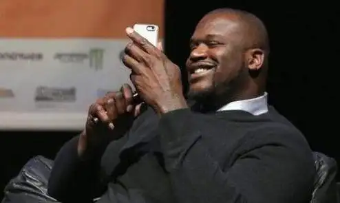 nba巨掌球星都啥样?张伯伦2根手指抓球 奥尼尔手机像麻将