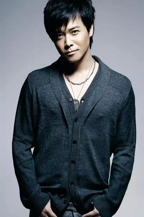 陈思成称经纪公司不讲情理 热吻门事件升级(图)