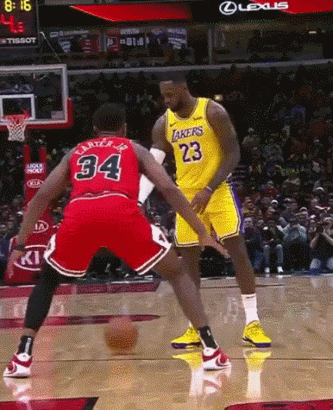 打嗨了!詹姆斯logo三分,一细节动作太真实了_nba