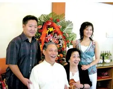 张学津追悼会回顾 前妻爱女痛哭