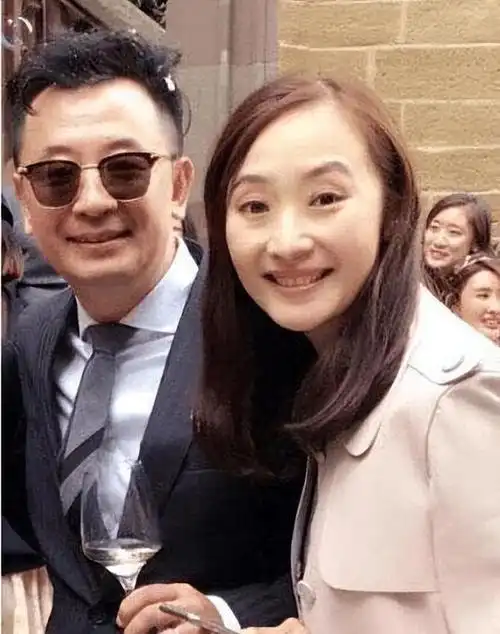 曲栅栅:嫁给落魄黄海波,凭《狂飙》走红,赚钱养夫8年苦尽甘来