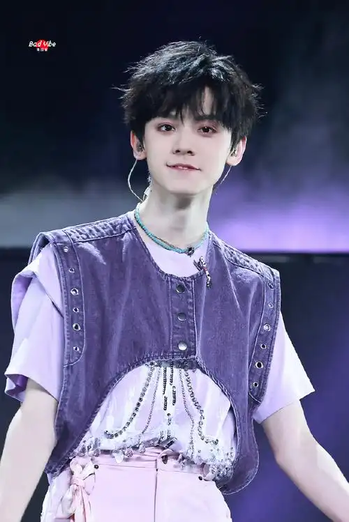 左航 美颜创世神