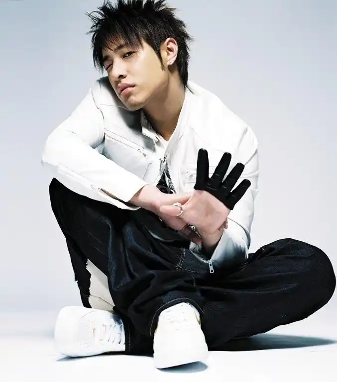 《中国新说唱》今晚迎来制作人公演秀,潘瑋柏全新演绎《谁是mvp》