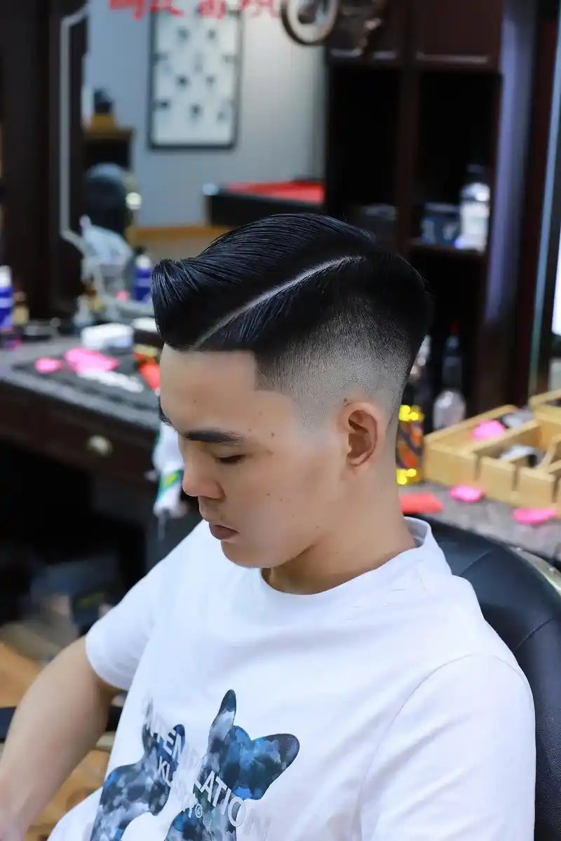 美式三七油头#男士发型 #barbershop - 抖音