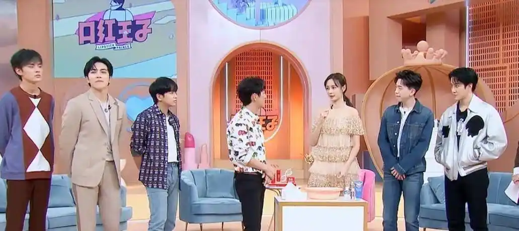 但mike的反应真实,滤镜太厚_节目_因为_全身