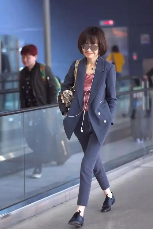 瘦脱相的鲁豫太显老长筒靴竟能当作裤子穿网友瘦的太过分