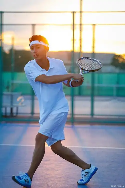 打羽毛球如何快速提高攻防能力