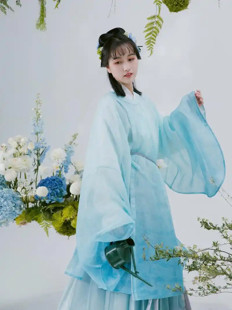 赞美汉服的唯美句子(被纯蓝色的汉服美到了) - 火句子