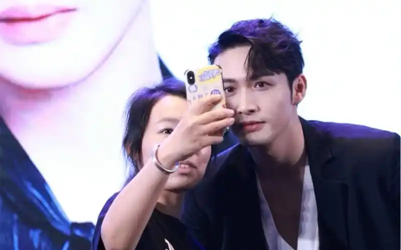 张彬彬210511爱敬粉丝福利高清直拍