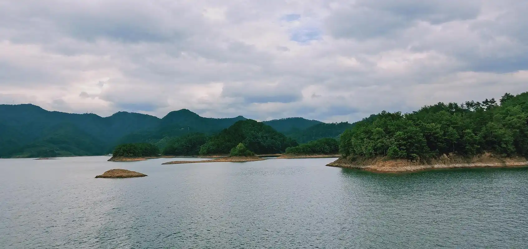 蓝天白云绿水青山