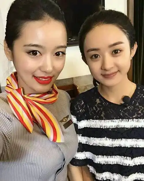 空姐与明星合照 高圆圆星范儿足刘涛却输了?(4)