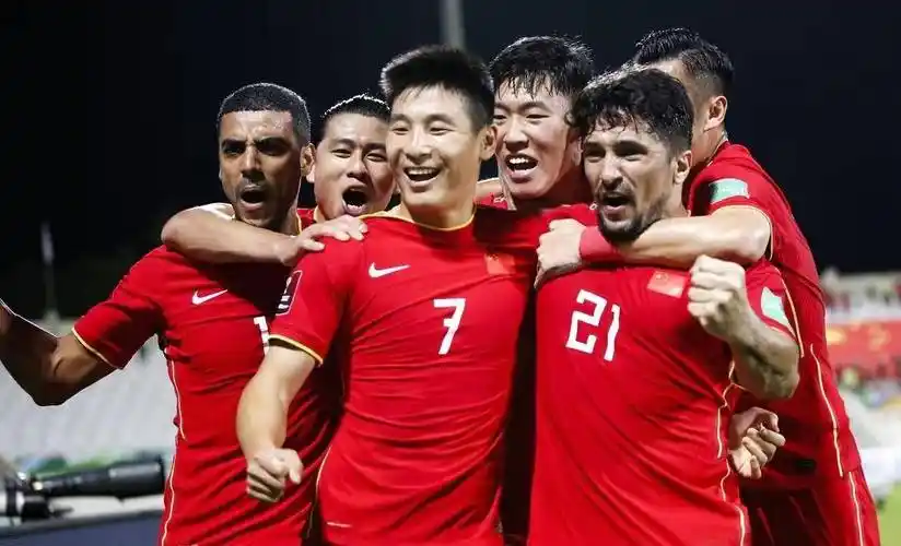 眼馋小摩托改踢沙滩足球的洛国富或入选国足