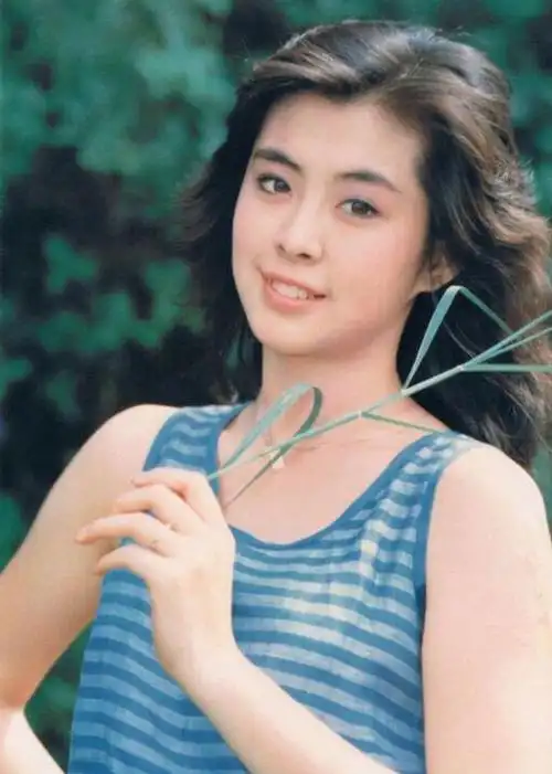 相信大家瞬间就会想到林青霞,张曼玉,周慧敏以及王祖贤,今天就让