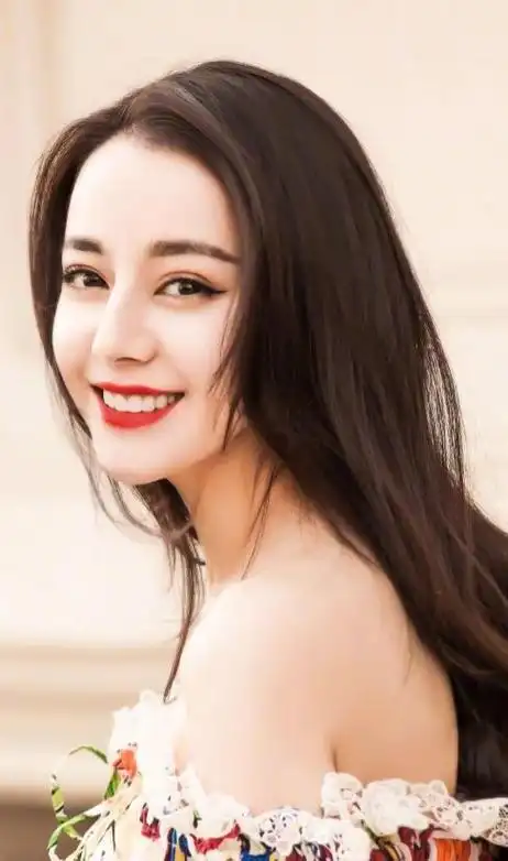 8位新疆女明星的盛世美颜难怪要收复西域绝对不是为了葡萄干