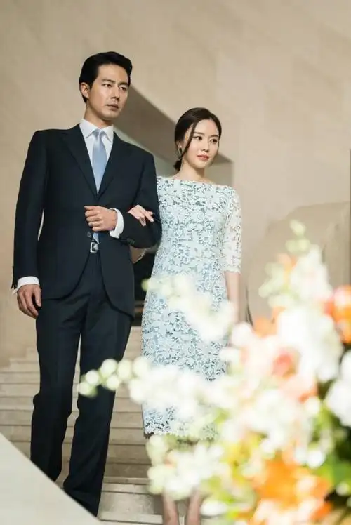 【《the king》#赵寅成##金亚中#结婚 高颜值情侣吸睛】 1月4日,电影