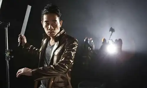 传奇类手游的广告套路:不再是一刀满级,而是麻痹戒指|陈小春|张卫健