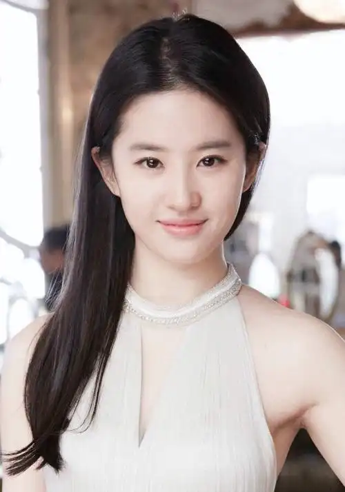 刘亦菲写真大赏:内娱女神之巅,为何她的美貌与才华无人能敌?