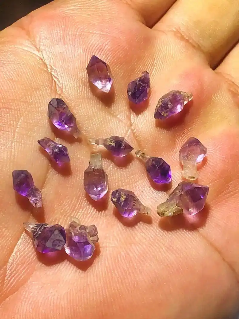 矿物晶体 #彩色宝石 #紫水晶 - 抖音