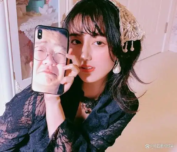 李诞否认新恋情:离婚3年,充满争议的前妻黑尾酱"销声匿迹"?