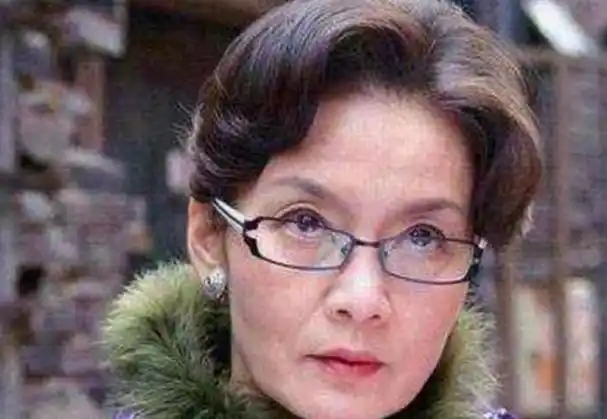 "悲剧皇后"潘虹,65岁仍孑然一身,皈依佛门原因令人唏嘘!