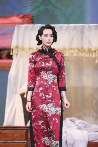 张馨予秀旗袍装 风姿绰约,娇美无双!