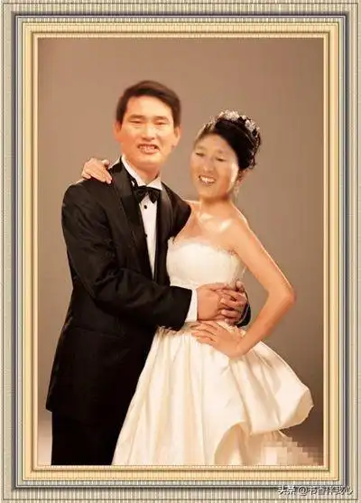 朱之文老婆是谁(大衣哥朱之文妻子年轻时,酷似巩俐,太漂亮了)