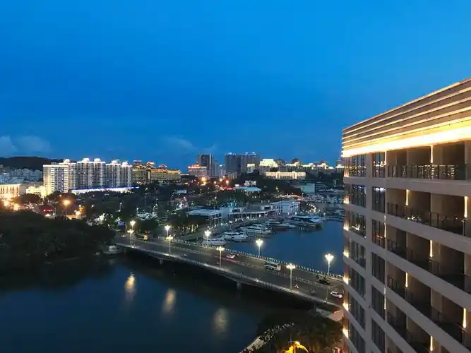 三亚中心皇冠假日,寻找美好虚无,预见不美好的真实