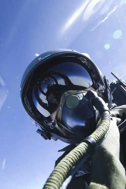 台风战机飞行员自拍