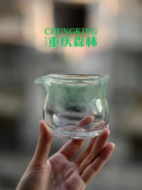 尽情的忘却地点,就好像王家卫电影中那罐凤梨罐头,时间日期早已过期