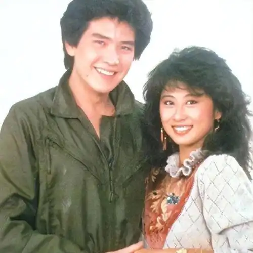 61岁费翔近况罕曝光定居伦敦遇高温家无空调至今单身与猫作伴