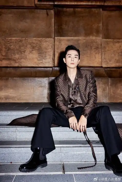 李承铉的时尚和我不是一个季节##李承铉已经穿秋装了
