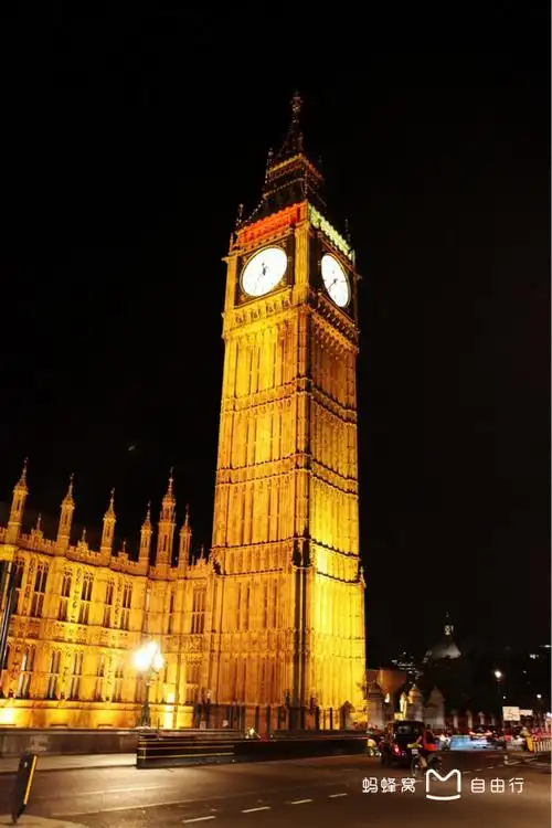 p>伊丽莎白塔(the elizabeth tower),旧称钟塔(the clock tower)