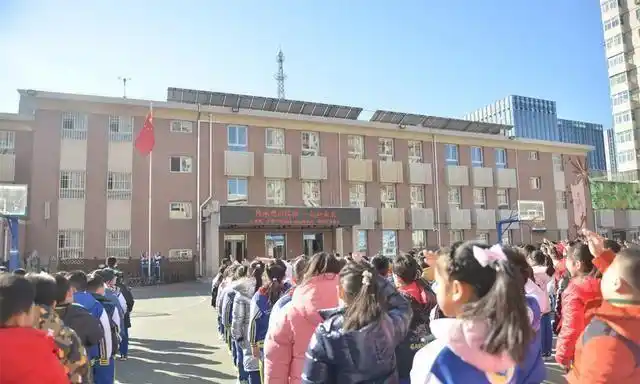 开学啦石景山区学校虎力全开奔向未来氛围感直接拉满