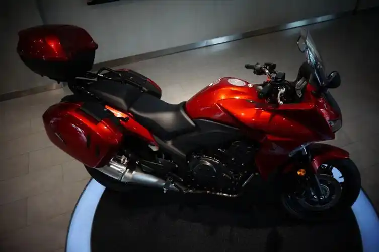 炫美火烈鸟 honda cbf1000