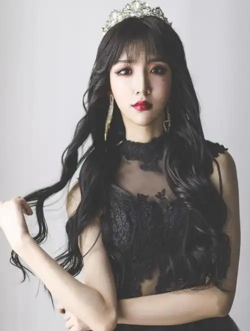 女装大佬穿上黑色网纱裙惊艳众人一个细节连很多女孩都做不到