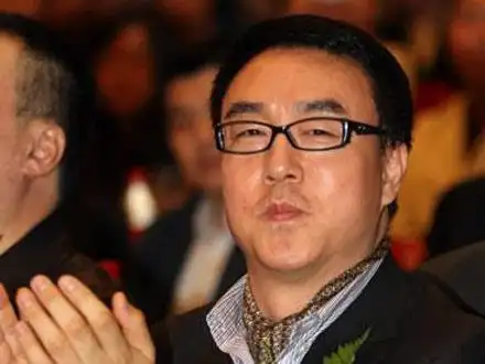 王冼平是2001年中央电视台春节晚会总导演,中央电视台高档编辑,中国