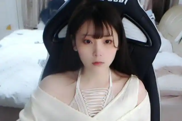 斗鱼又搞花活!lol中韩对抗赛视觉盛宴,参赛的全是女主播