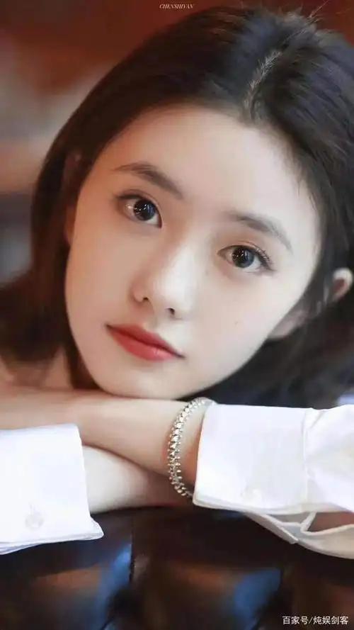 这几位是上天追着赏饭吃的纯天然女明星,一个比一个还美!