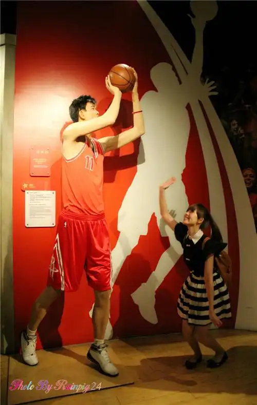 累到趴也要笑 - 太平山顶蜡像馆@hk - rainpig24 - 雨天小猪晚安日记