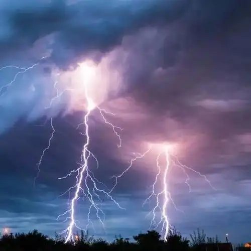 震撼多图 视频!实拍昨晚雷电下的北海