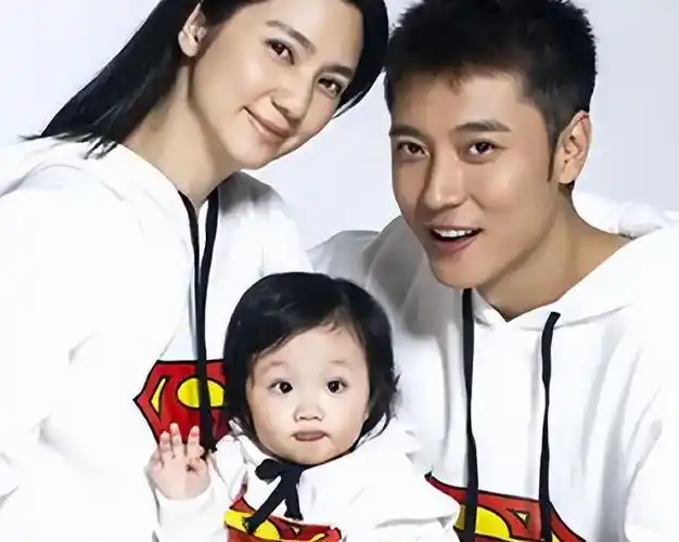 张丹峰:婚姻动荡后,妻子洪欣的日子越来越滋润,他却没那么好过