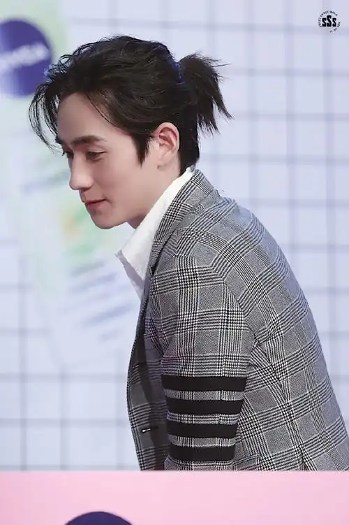 揪揪@朱一龙_#朱一龙妮维雅#·#朱一龙妮维雅身体护肤代言人#·#long